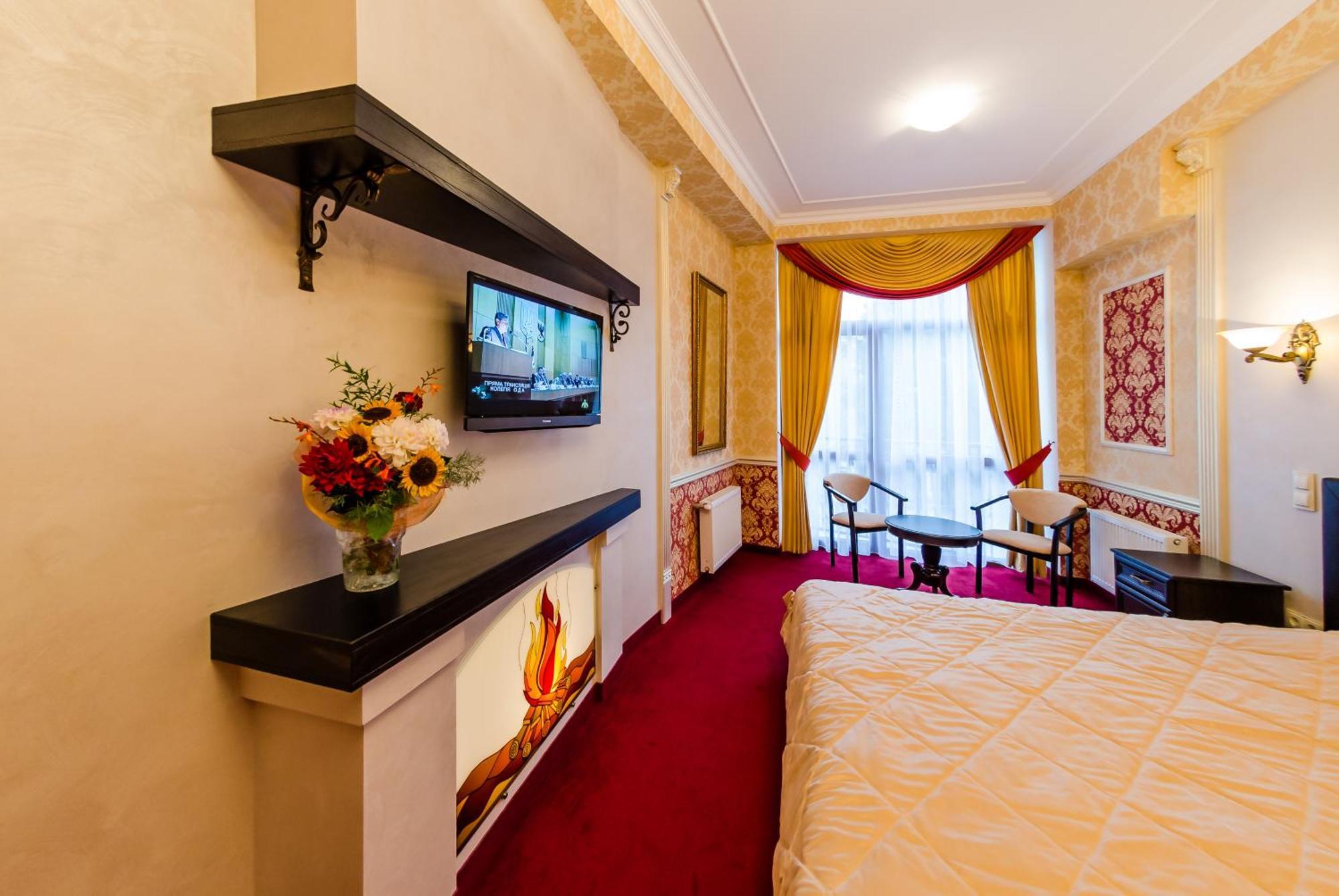 Franz Hotel&Restaurant อิวาโน-ฟรานกิฟสเก ภายนอก รูปภาพ