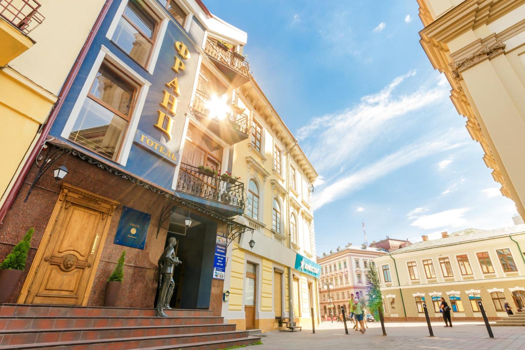 Franz Hotel&Restaurant อิวาโน-ฟรานกิฟสเก ภายนอก รูปภาพ
